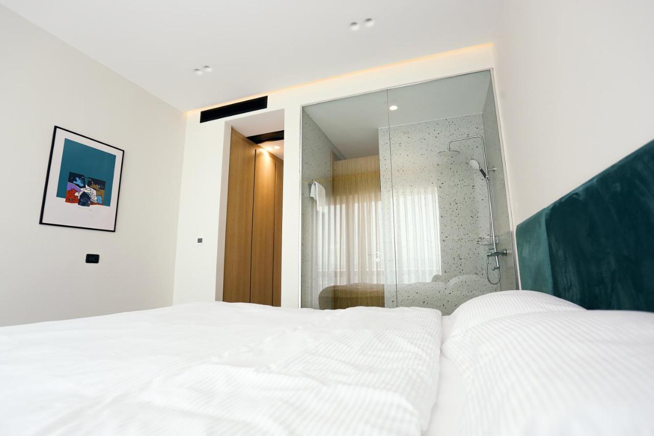 Hotel 12 Gjakova Bagian luar foto